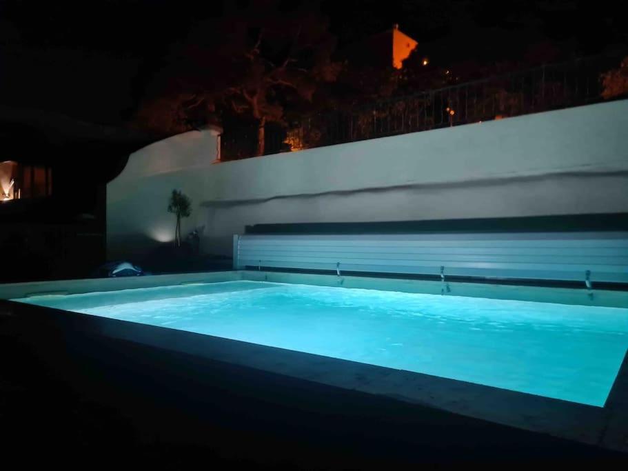 Sous Le « Figuier » Villa Cornillon-Confoux Exterior photo