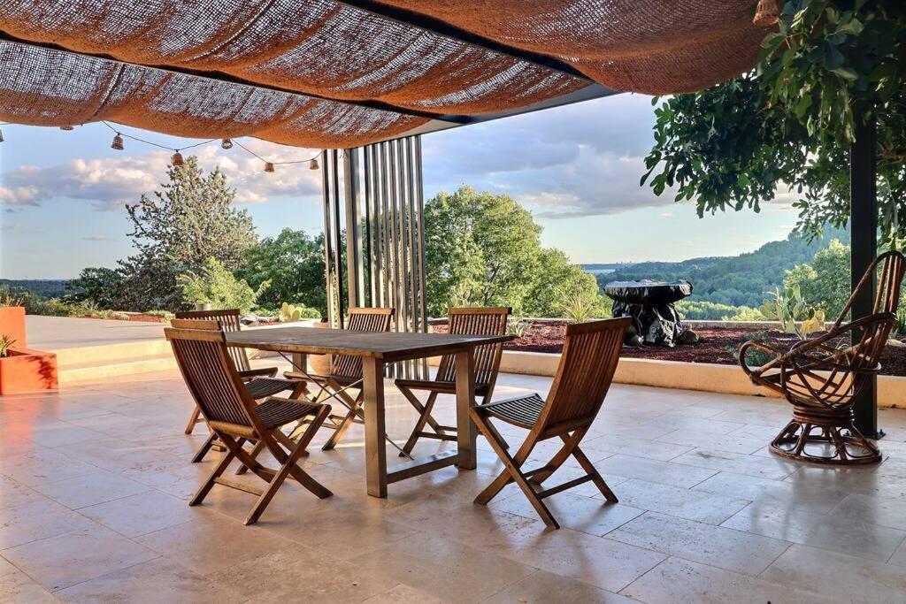Sous Le « Figuier » Villa Cornillon-Confoux Exterior photo