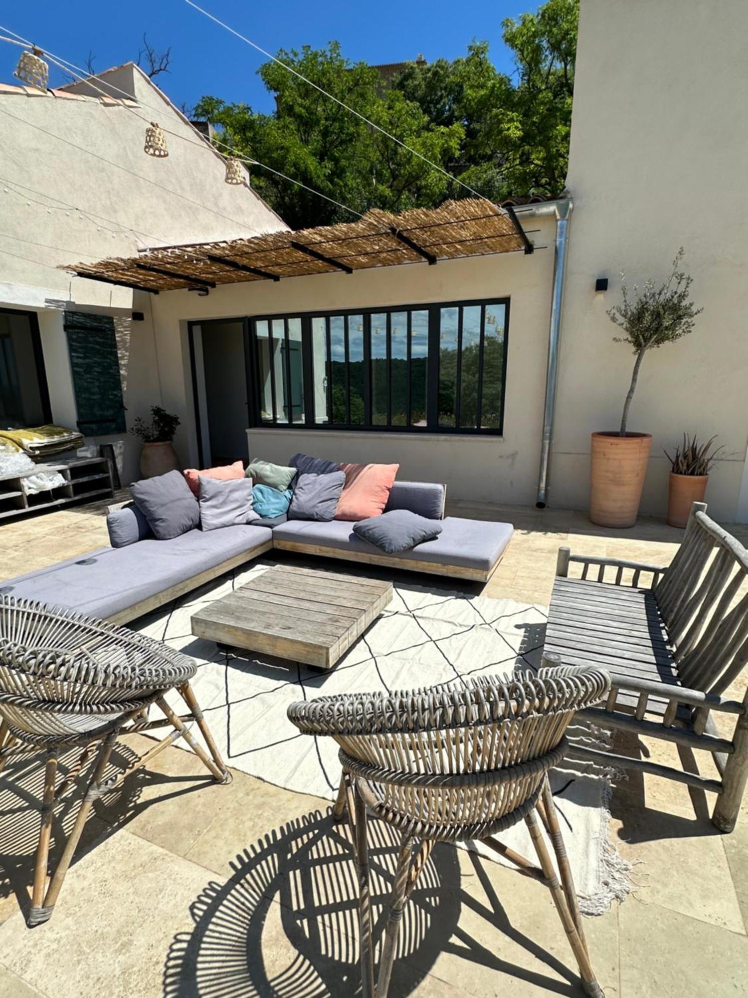 Sous Le « Figuier » Villa Cornillon-Confoux Exterior photo